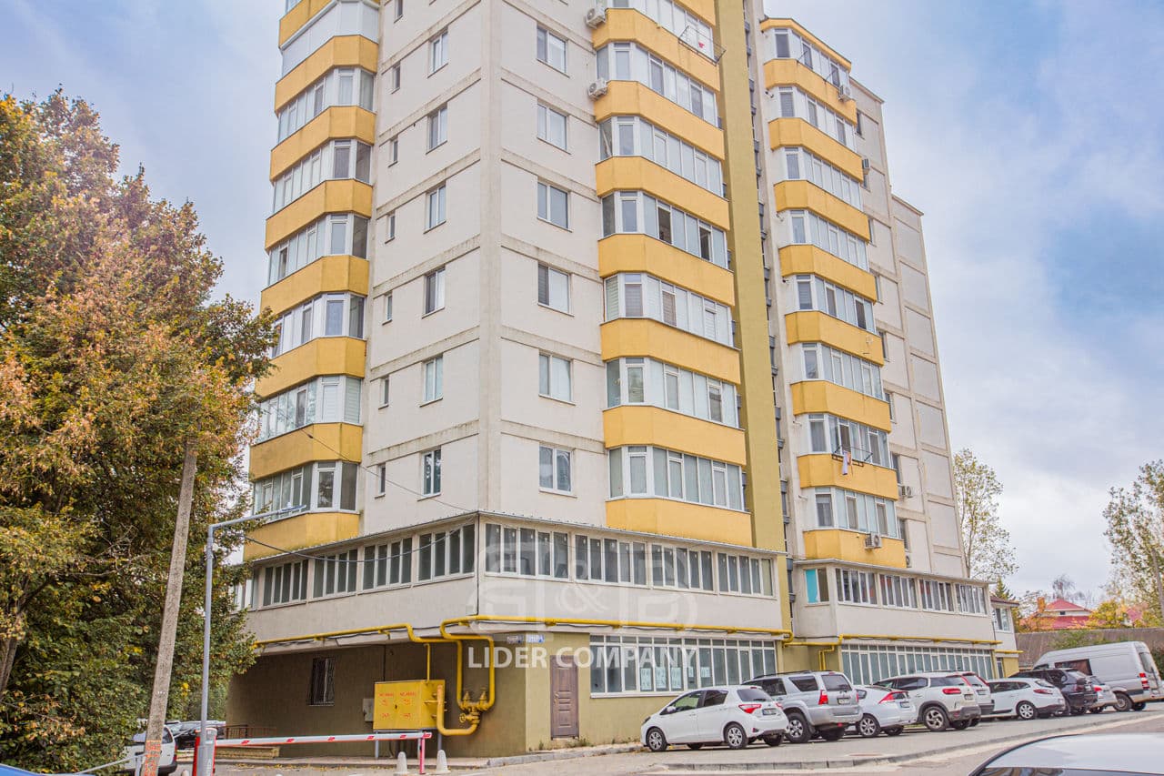 306 m², Spațiu comercial