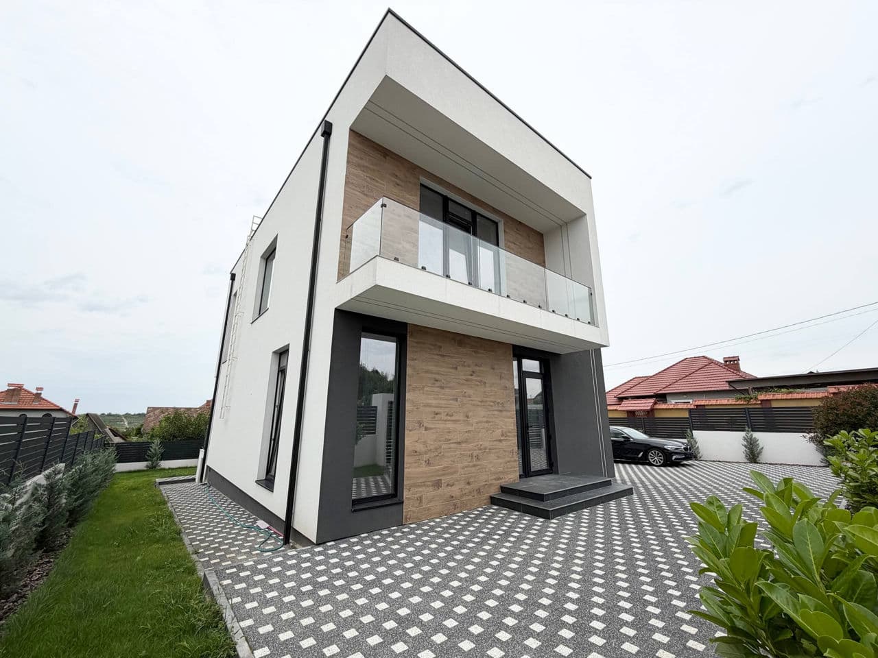 Casă 245 m² pe teren 5 ari