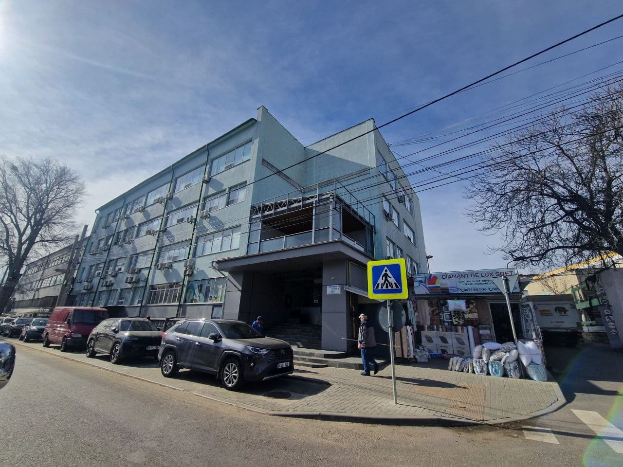 3300 m², Spațiu comercial