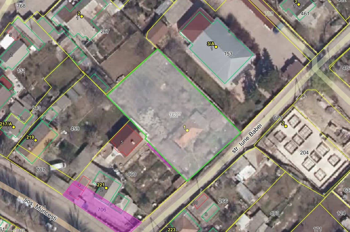 13 ari, Teren pentru construcții