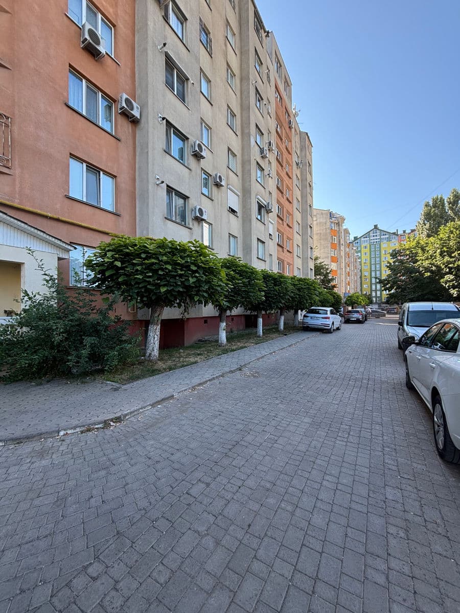 Apartament cu 4 camere, 100 m², 8 etaj
