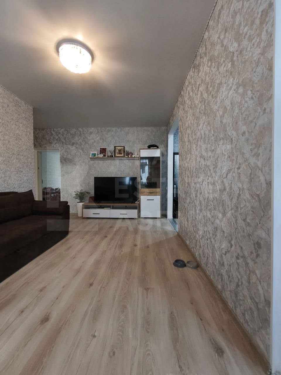 Apartament cu 3 camere, 58 m², 5 etaj