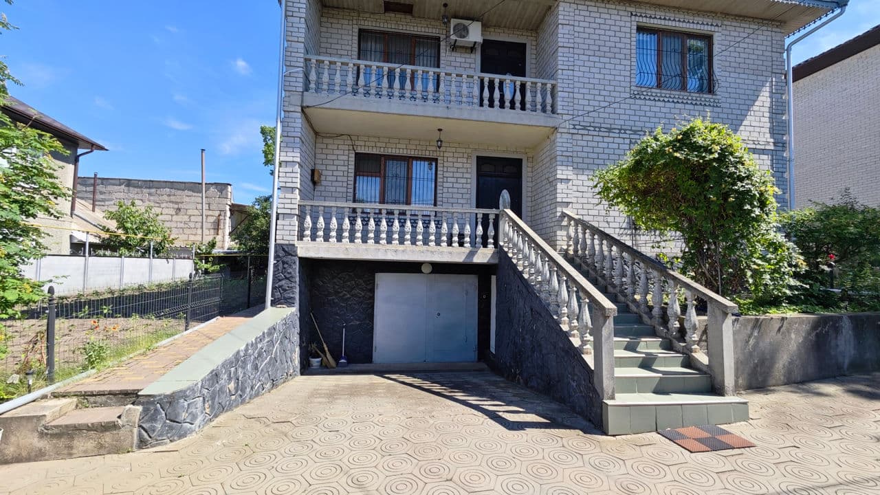 Casă,  308 m²,  Bălți