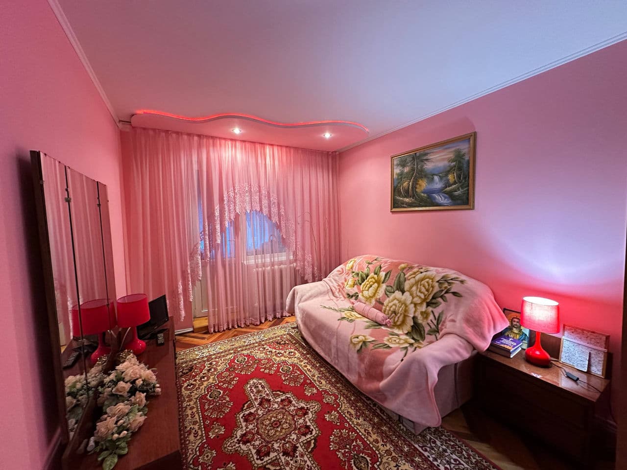 Apartament cu 3 camere, 70 m², 1 etaj