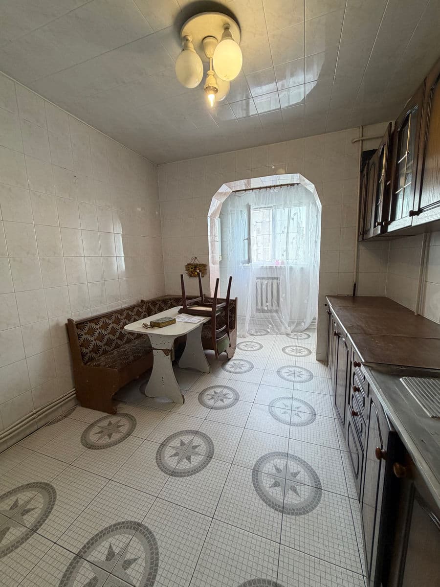 Apartament cu 3 camere, 70 m², 9 etaj