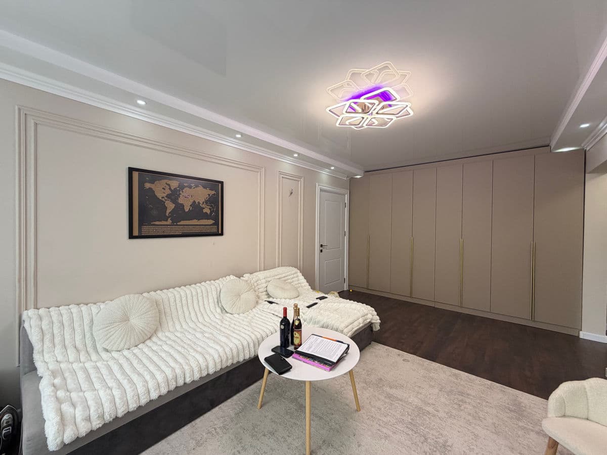 Apartament cu 3 camere, 63 m², 9 etaj