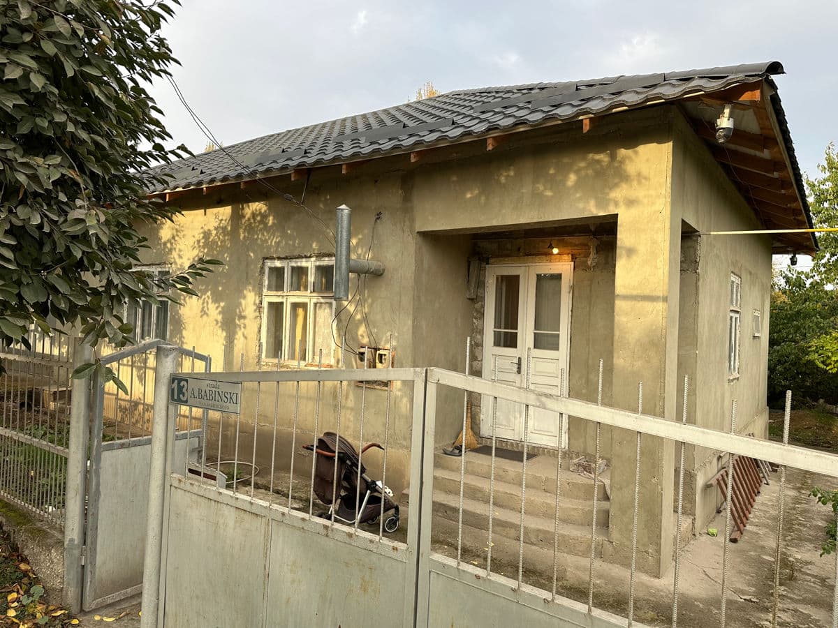 Casă 90 m² pe teren 5 ari