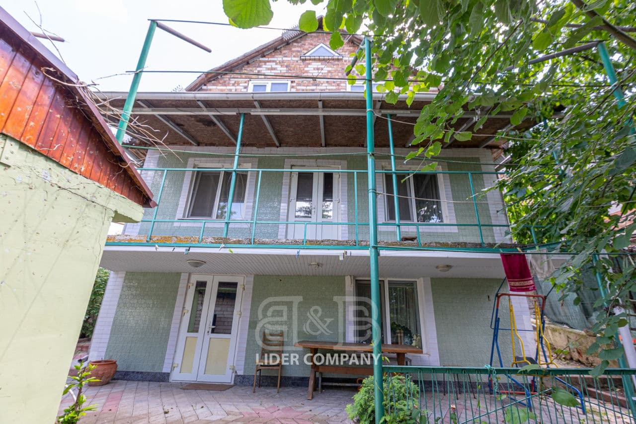 Casă 140 m² pe teren 5 ari