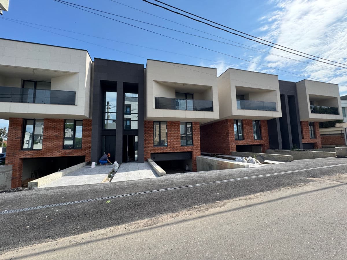 Casă 250 m² pe teren 3 ari
