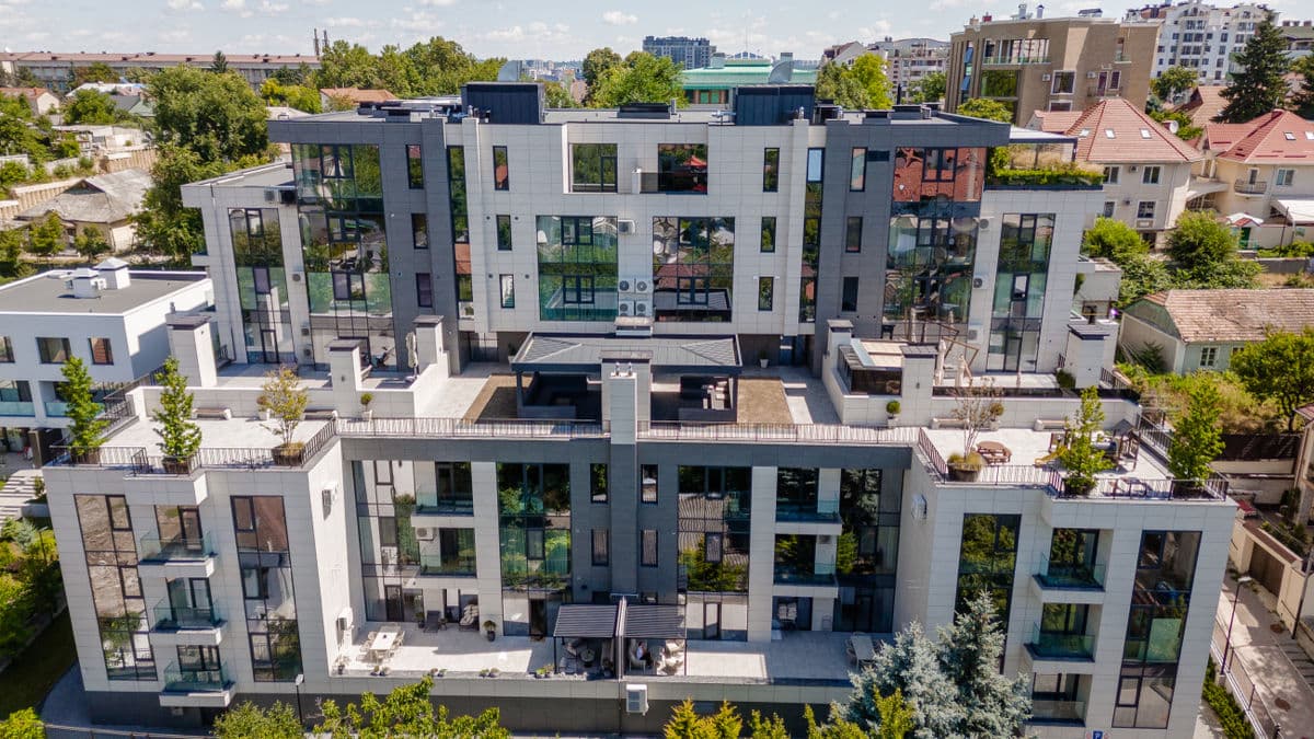 Apartament cu 3 camere, 182 m², 2 etaj