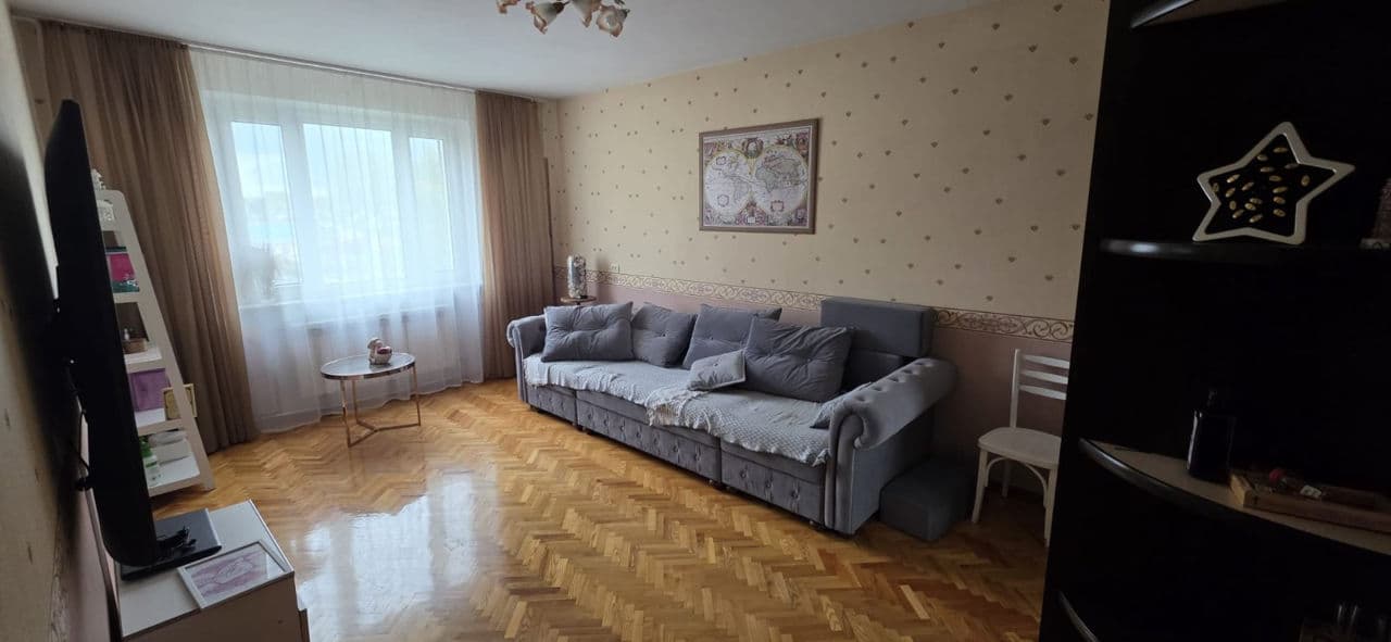 Apartament cu 3 camere, 70 m², 4 etaj