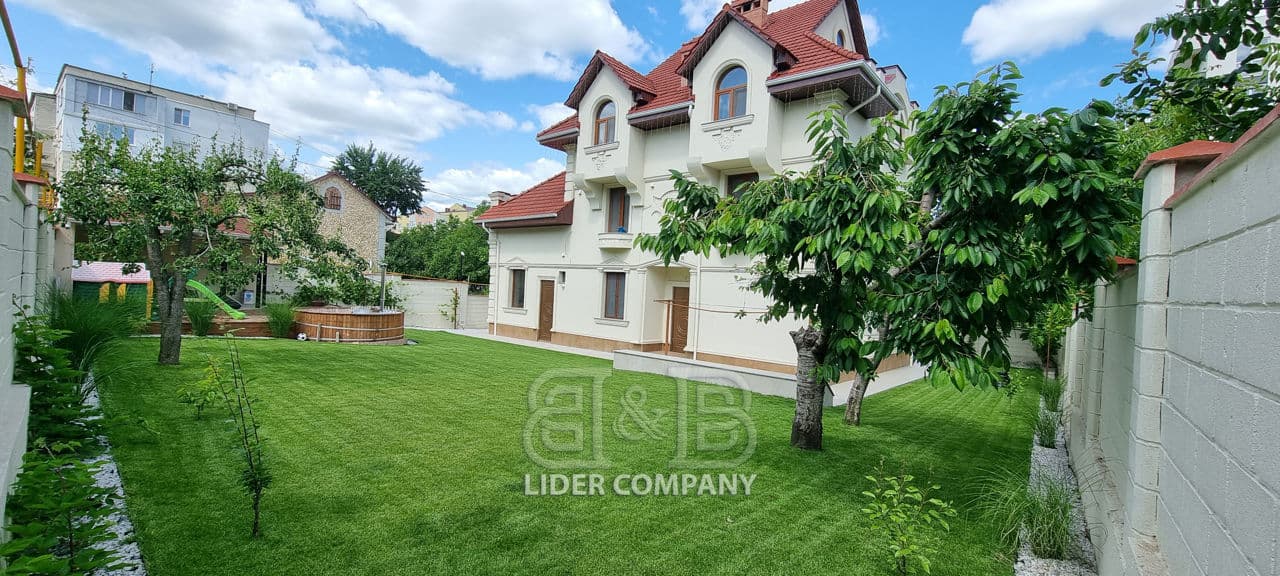 Casă 300 m² pe teren 7 ari