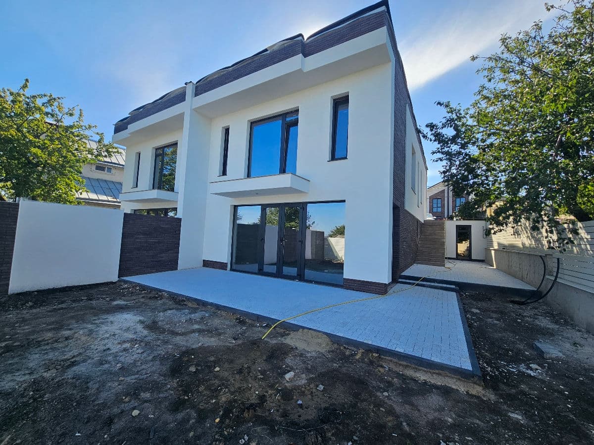 Casă 180 m² pe teren 4 ari