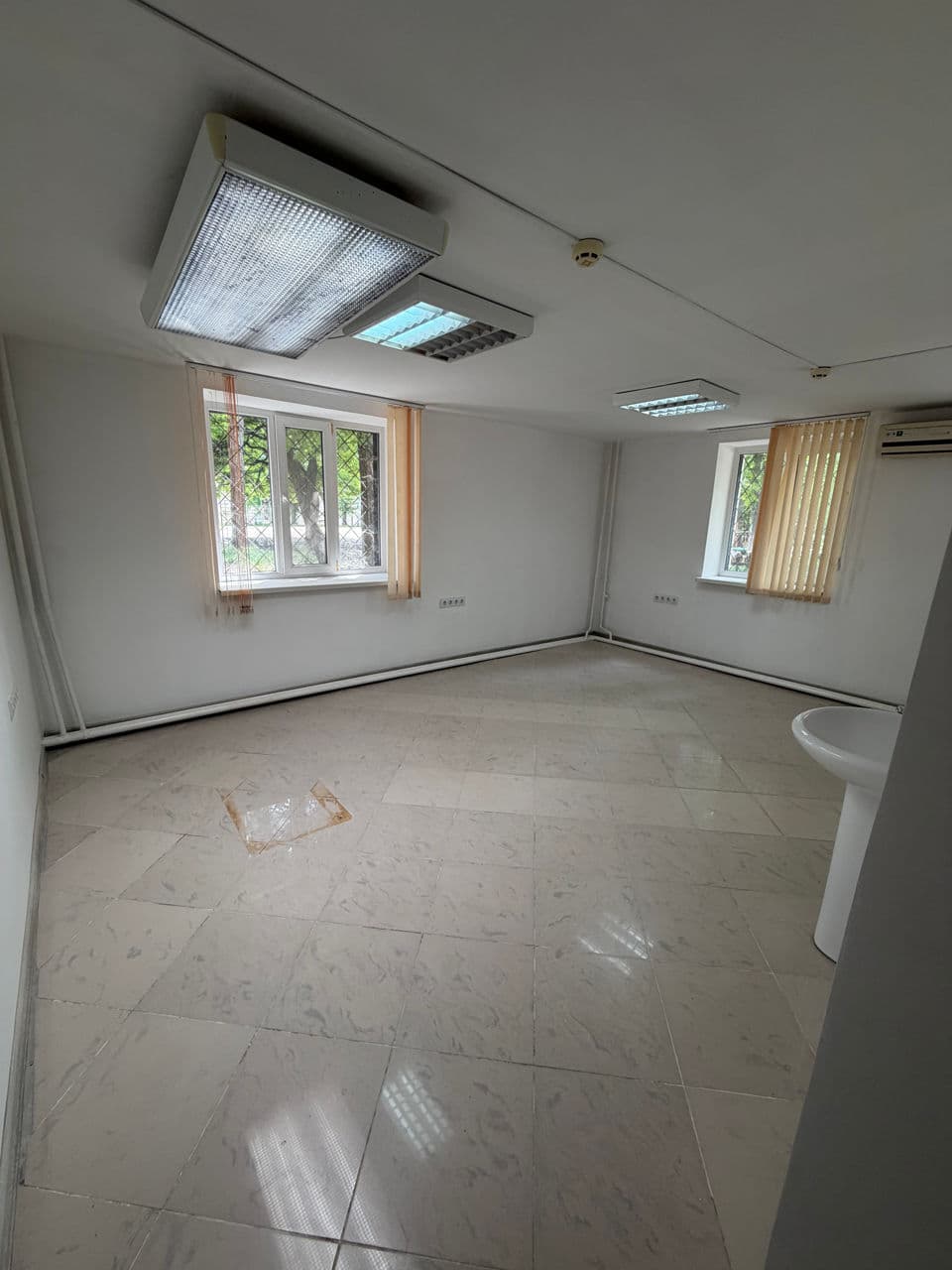 77 m², Spațiu comercial