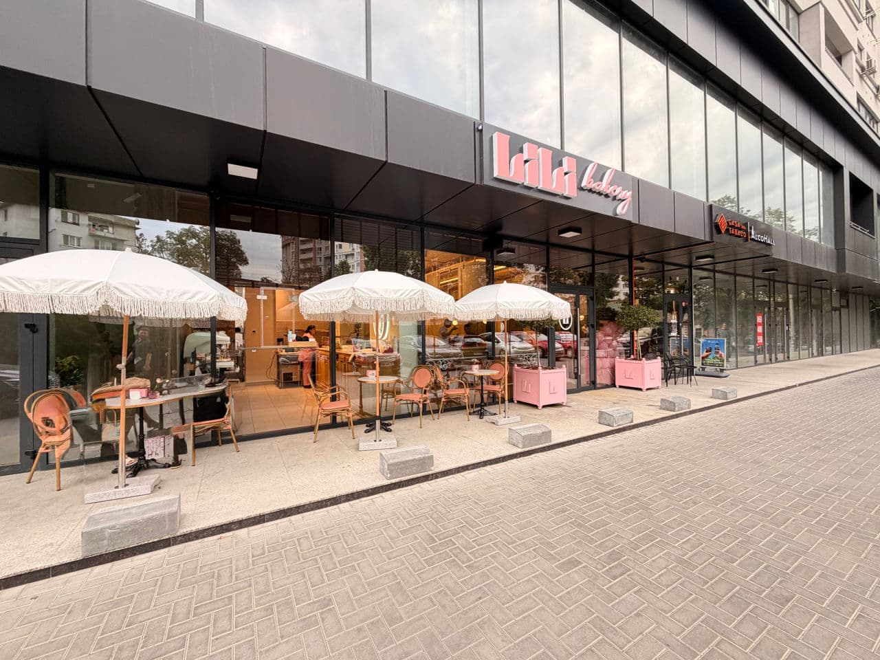 144 m², spațiu comercial
