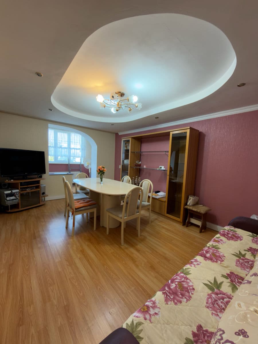 Apartament cu 3 camere, 70 m², 5 etaj