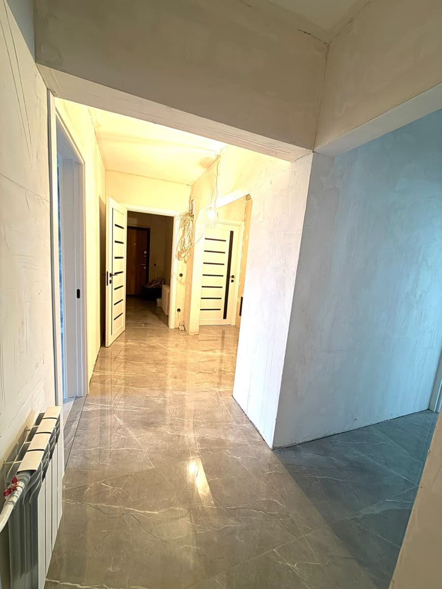 Apartament cu 3 camere, 75 m², 4 etaj