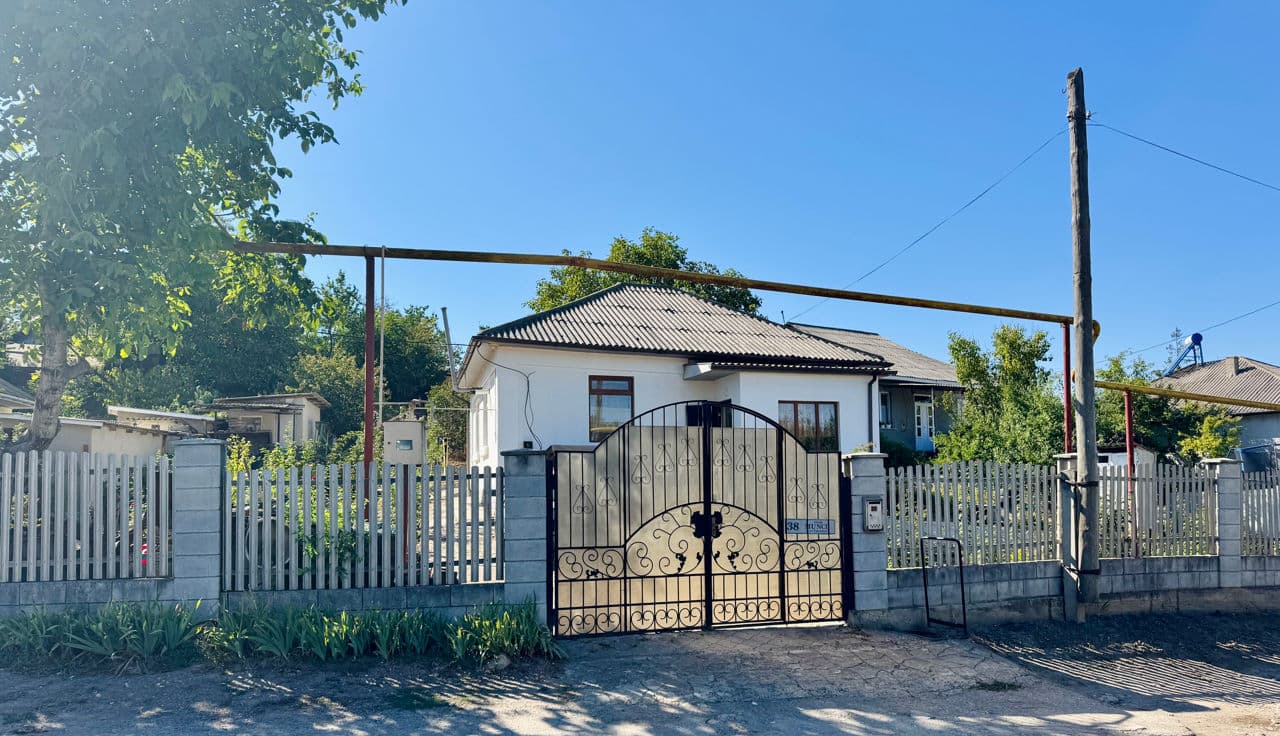 Casă 100 m² pe teren 7 ari