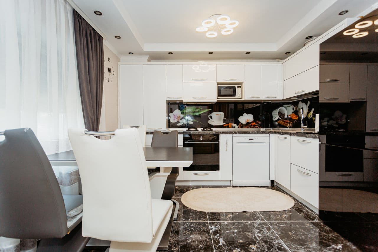 Apartament cu 2 camere, 85 m², 6 etaj