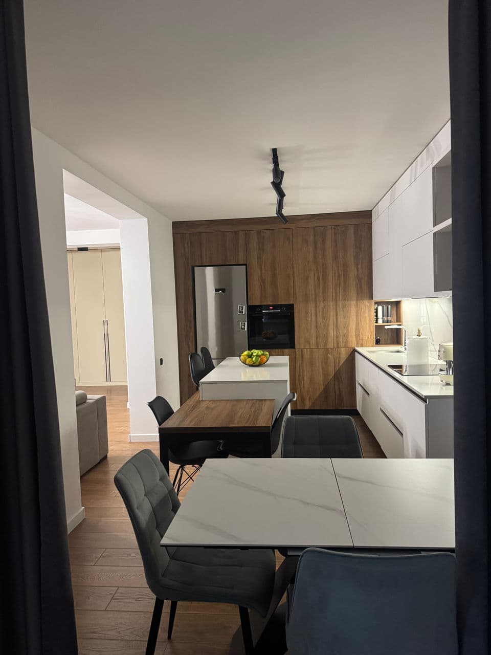 Apartament cu 3 camere, 114 m², 3 etaj