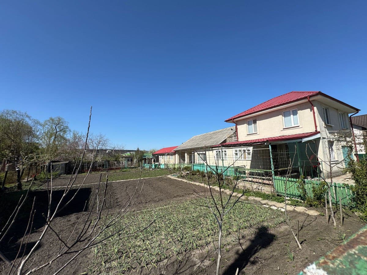 Дом у природы в 0,5 км от Бельц – 3 дома, 12 соток, 75000 €