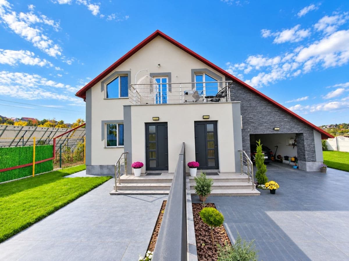 Casă 220 m²