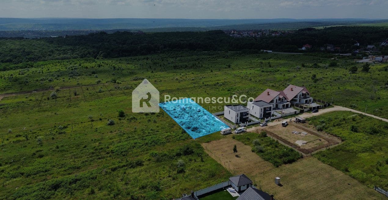 8 ari, Teren pentru construcții