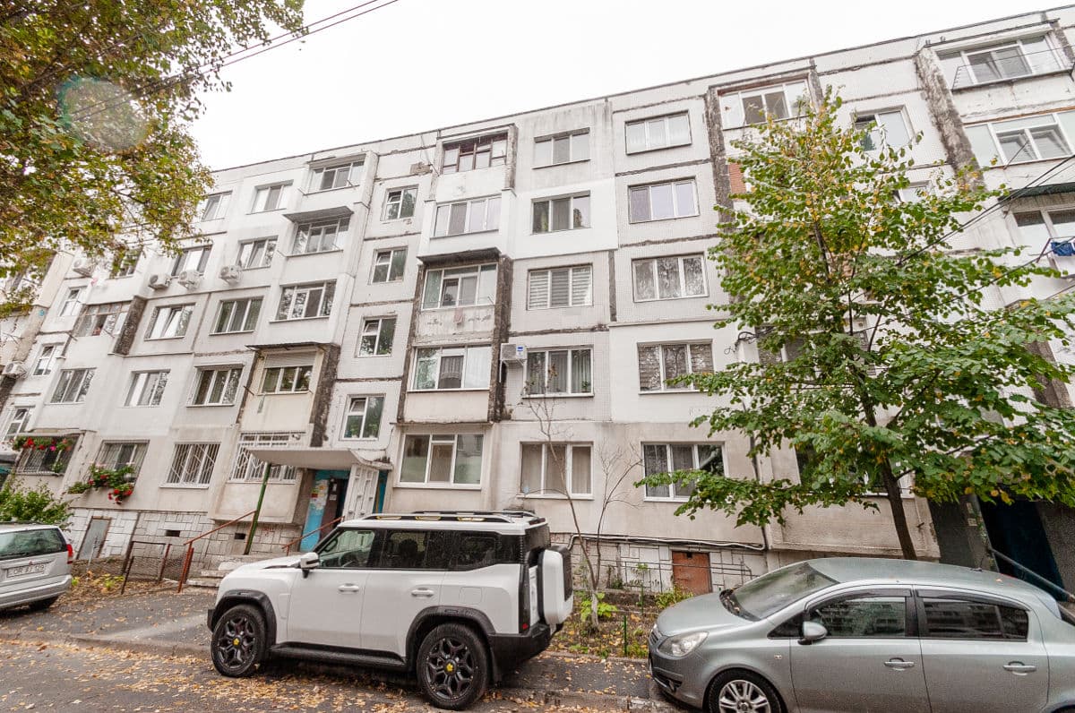 Apartament cu 3 camere, 69 m², 4 etaj