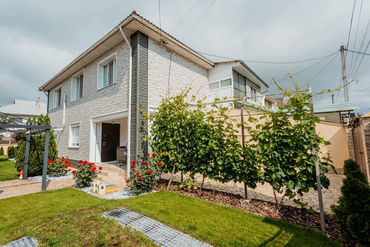 Casă 100 m² pe teren 2 ari