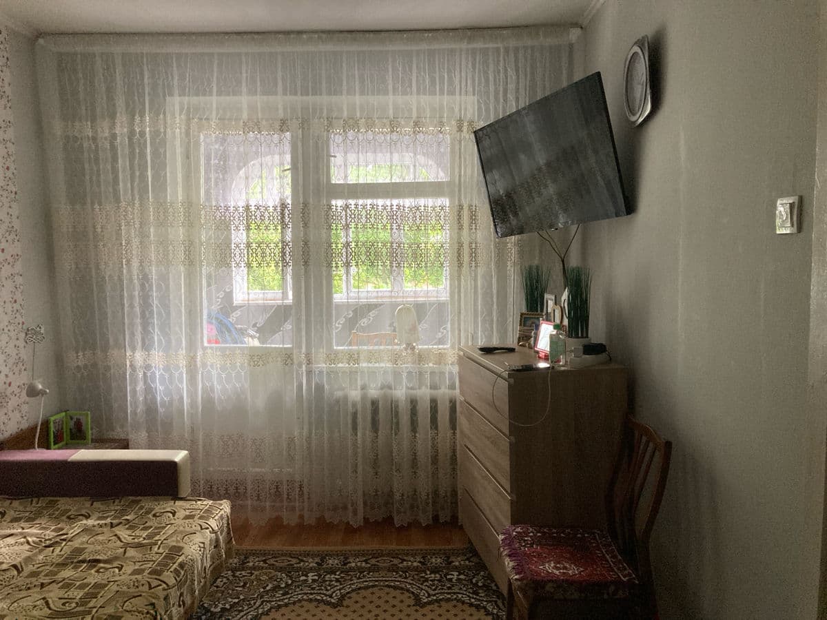 Apartament cu 4 camere, 80 m², 4 etaj