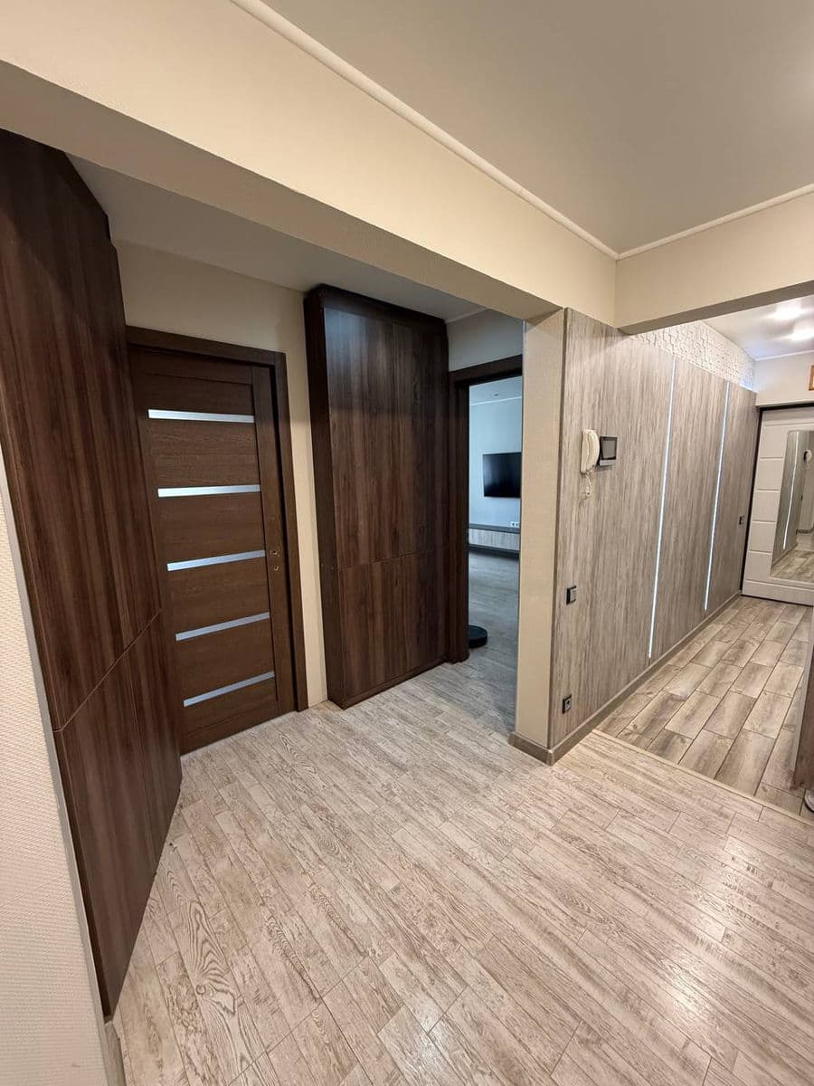 Apartament cu 4 camere, 90 m², 9 etaj