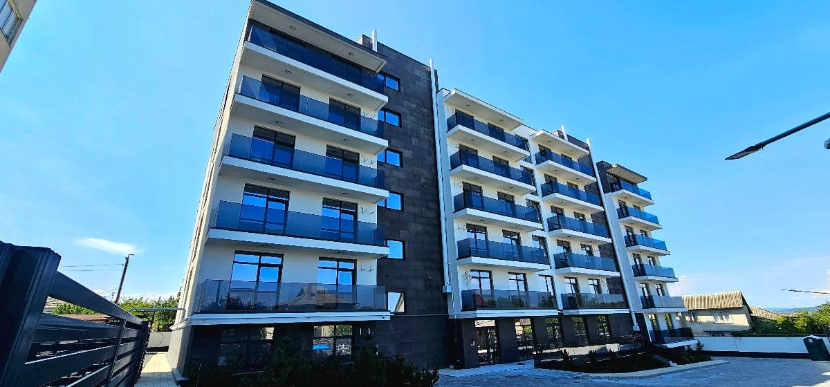 Apartament cu 3 camere, 98 m², 2 etaj