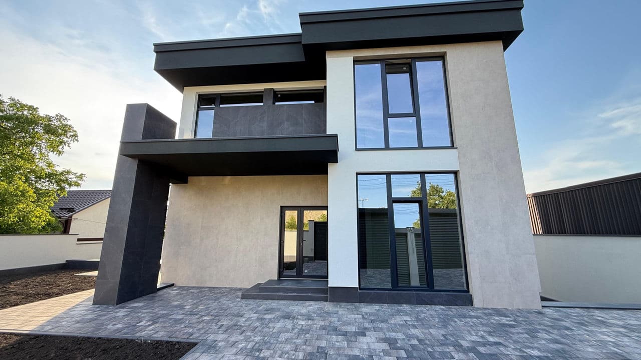 Casă 180 m² pe teren 4 ari