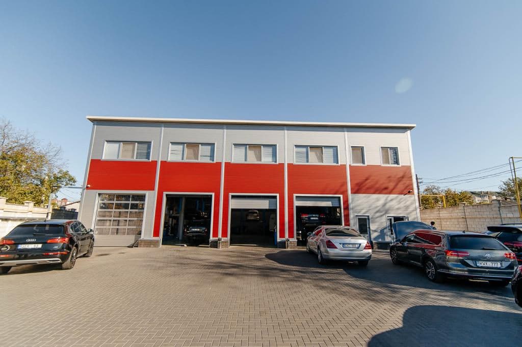 700 m², Service Auto