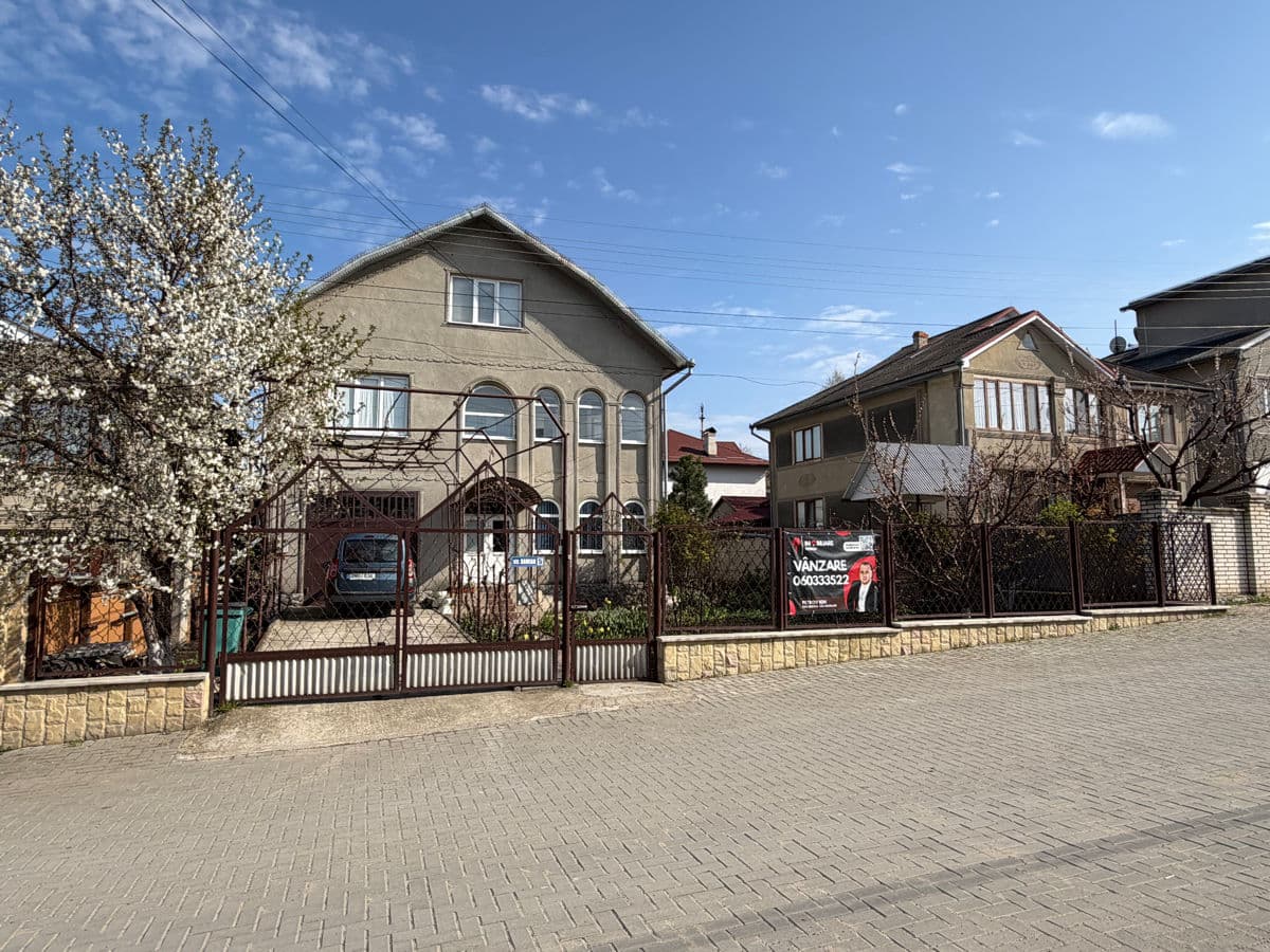 Casă,  250 m²,  Bălți