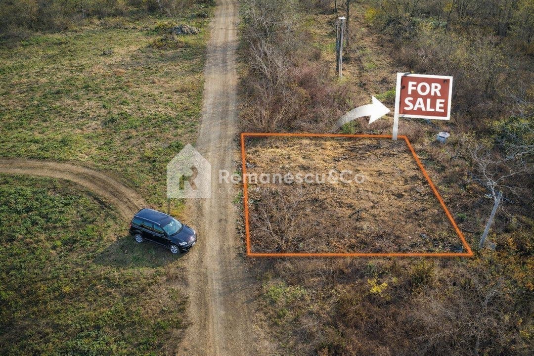 4 ari, Teren pentru construcții