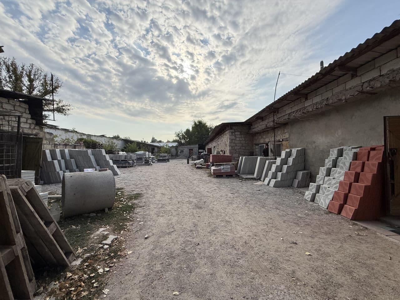 1200 m², Spațiu industrial
