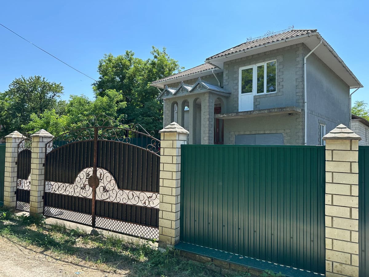 Casă,  200 m²,  Bălți