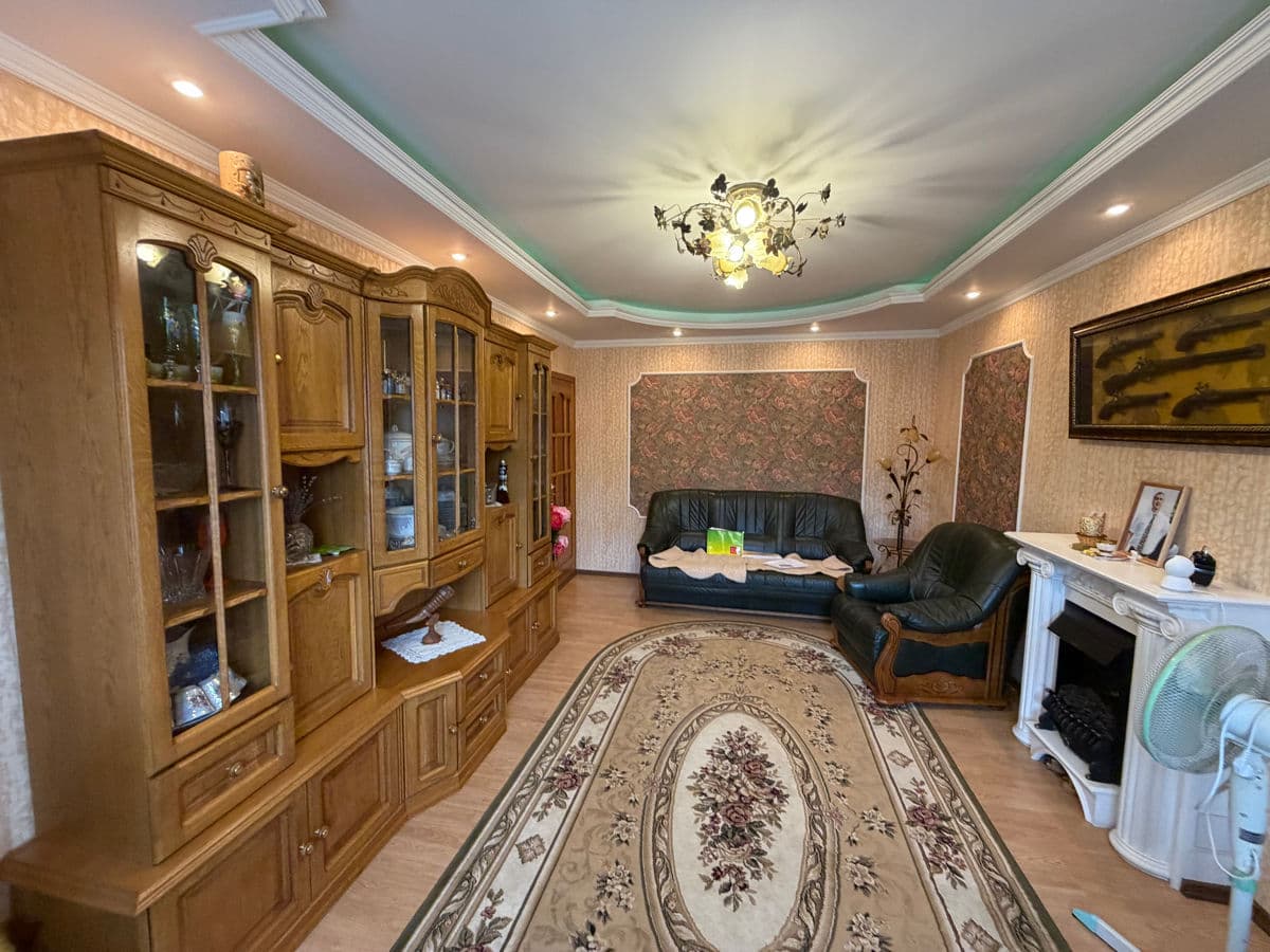 Apartament cu 3 camere, 74 m², 2 etaj