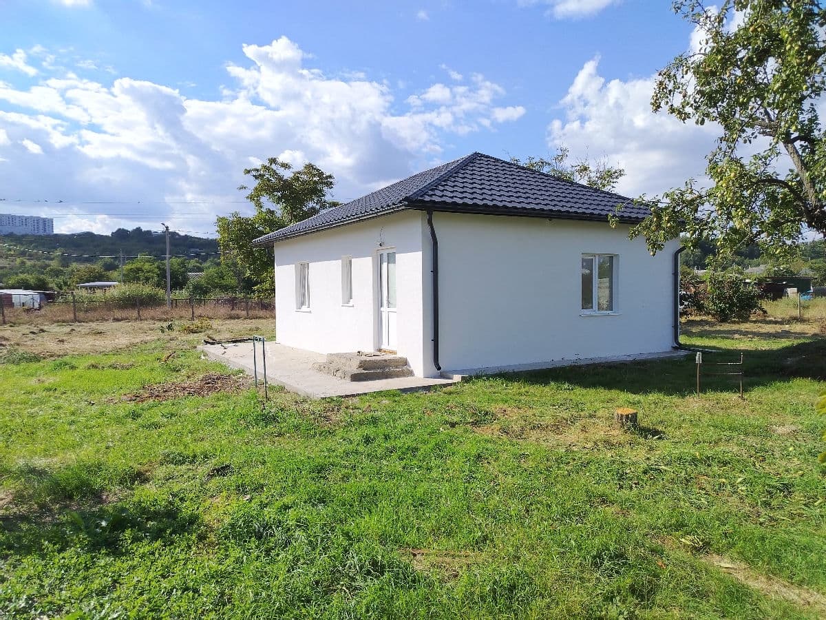 Casă 45 m² pe teren 16 ari