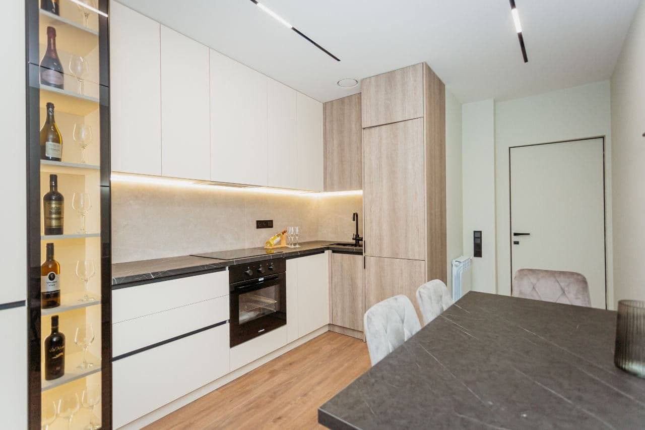 Apartament cu 2 camere, 70 m², 8 etaj