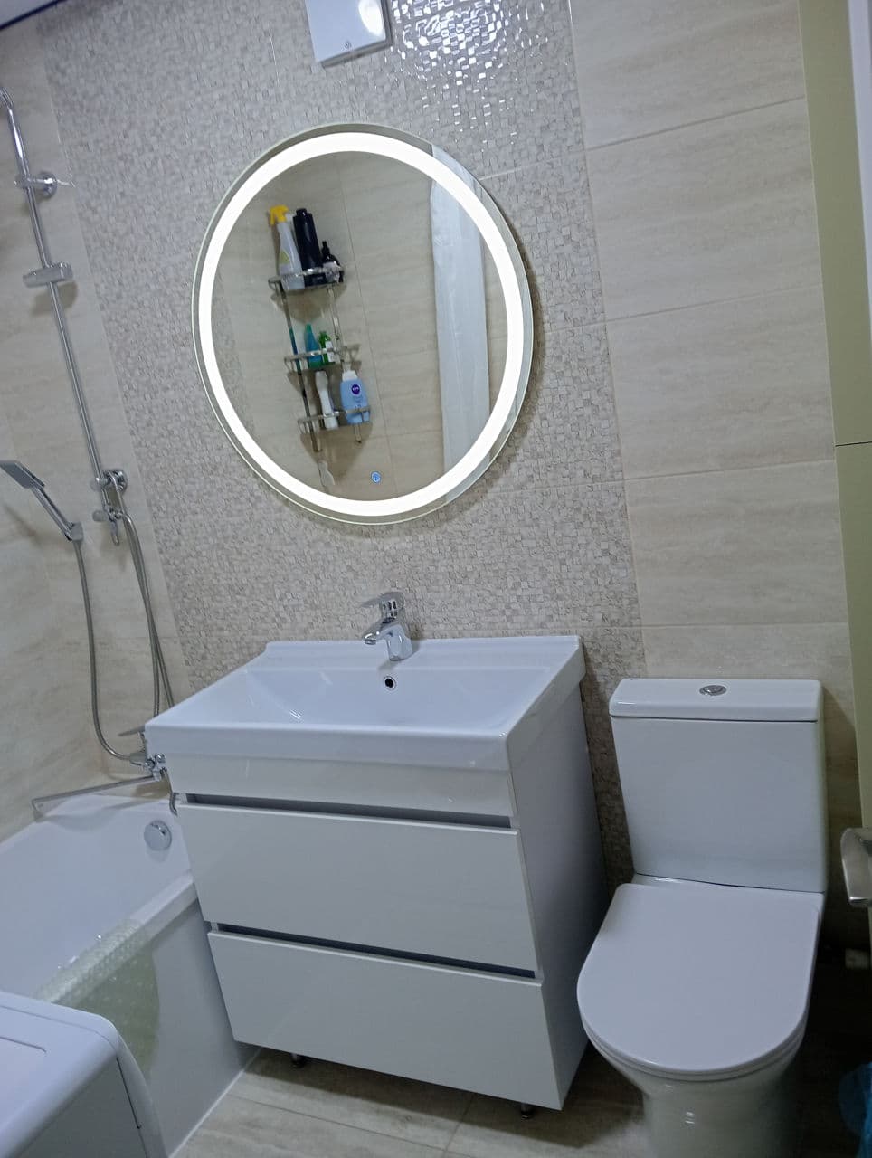 Apartament cu 3 camere, 70 m², 4 etaj