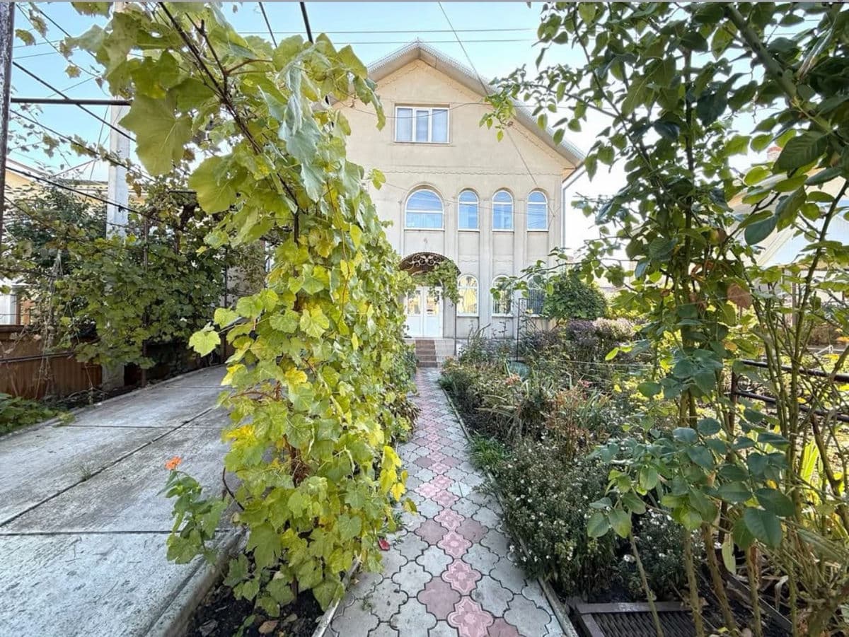 Casă 175 m² pe teren 5 ari