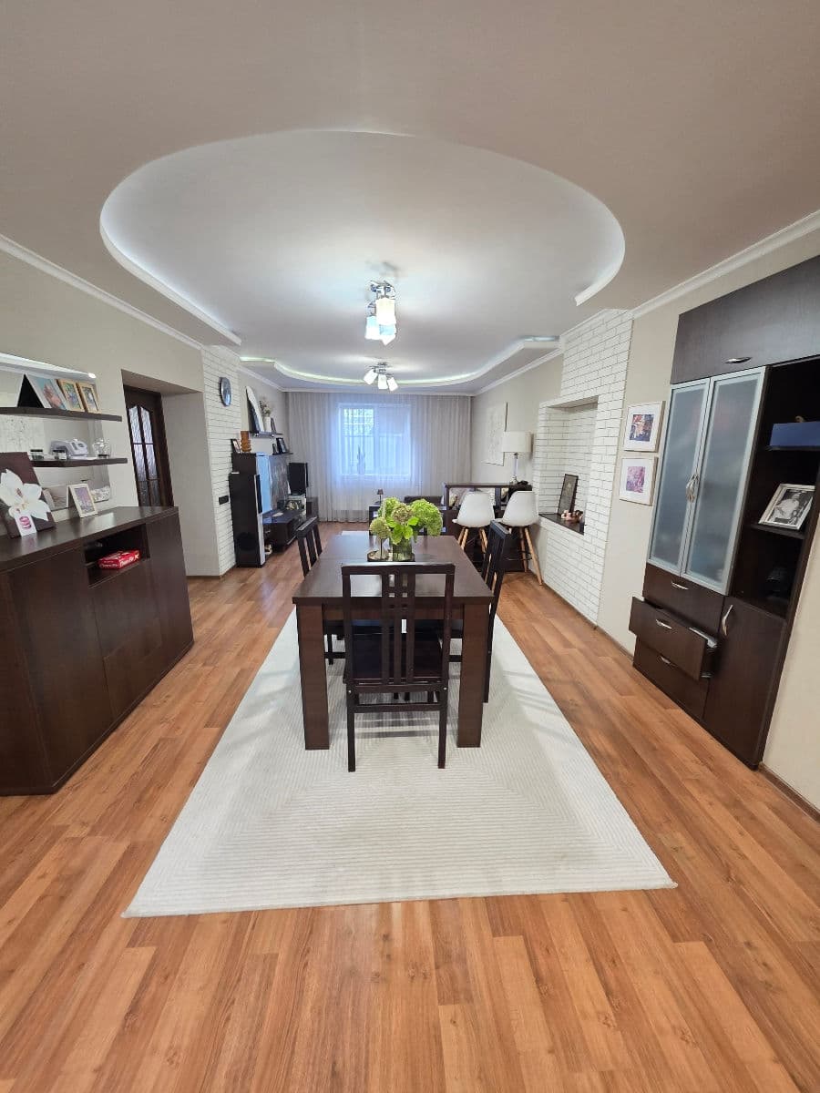 Casă 207 m²