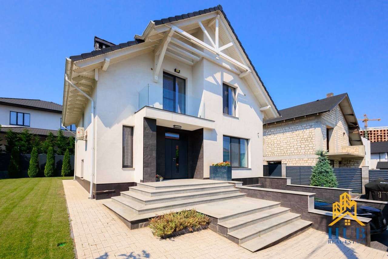 Casă 200 m² pe teren 5 ari