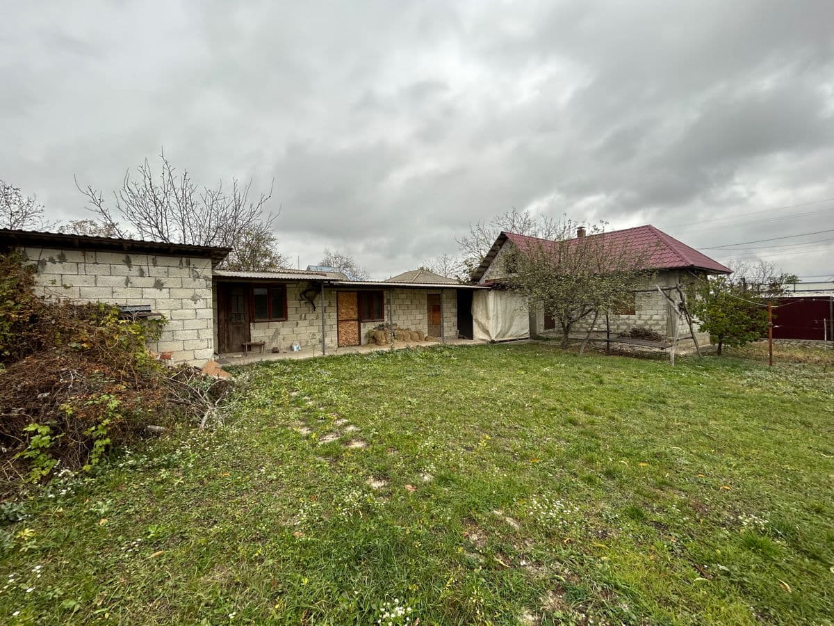 Casă 40 m² pe teren 6 ari