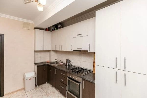 Apartament cu 3 camere, 96 m², 4 etaj