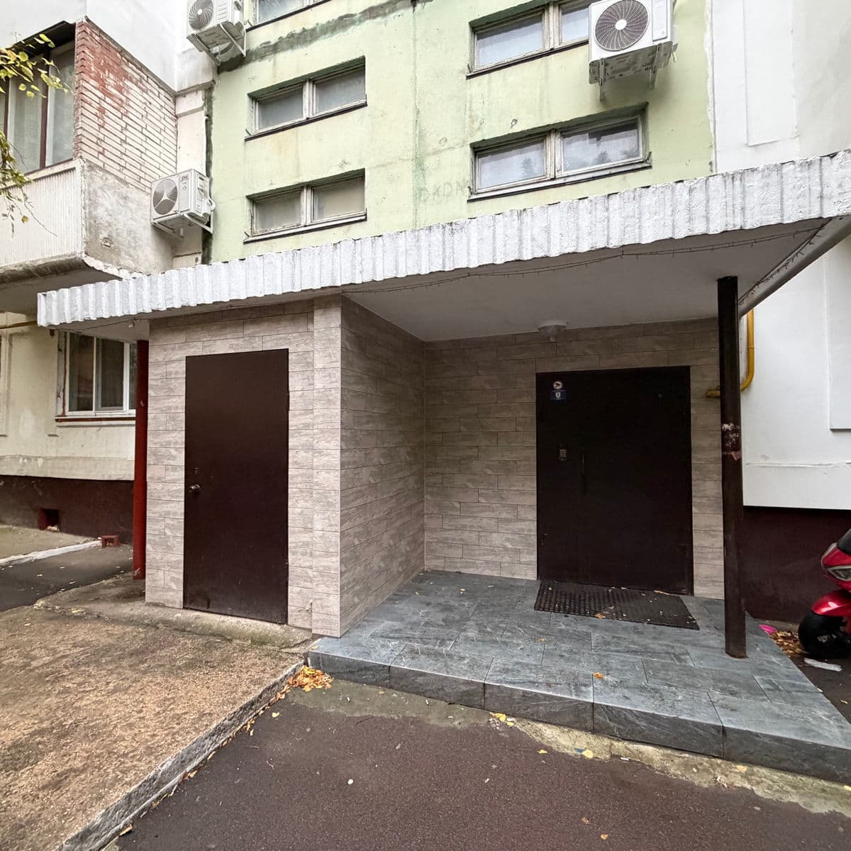 Apartament cu 3 camere, 63 m², 1 etaj