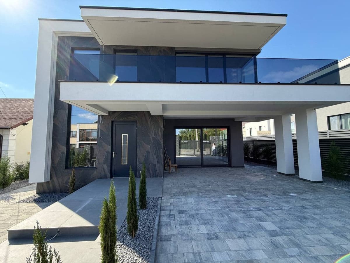 Casă 180 m² pe teren 4 ari