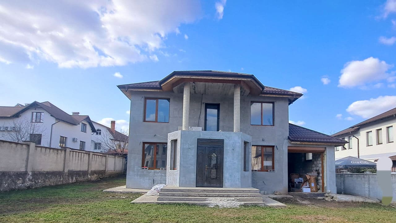 Casă 200 m² pe teren 6 ari